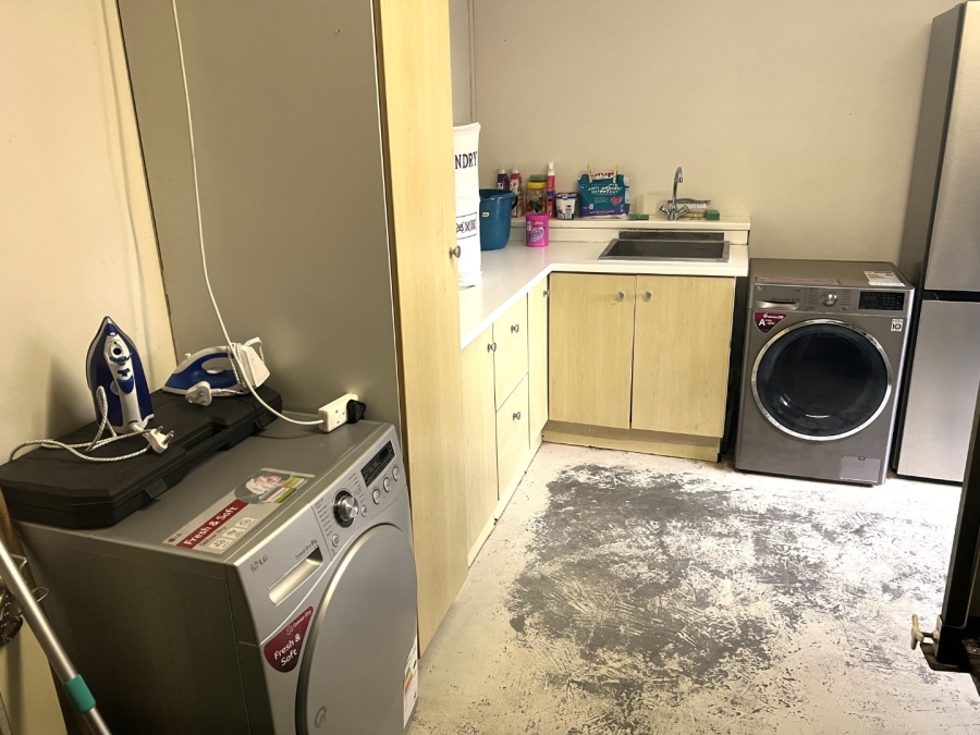 2 Bedroom Property for Sale in Harkerville A H Western Cape